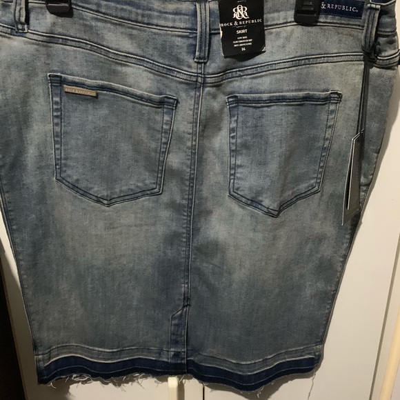 Rock & republic denim skirt - Picture 2 of 7